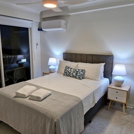 Apr Private Suites Moroccan By The Beach Gold Coast Bagian luar foto
