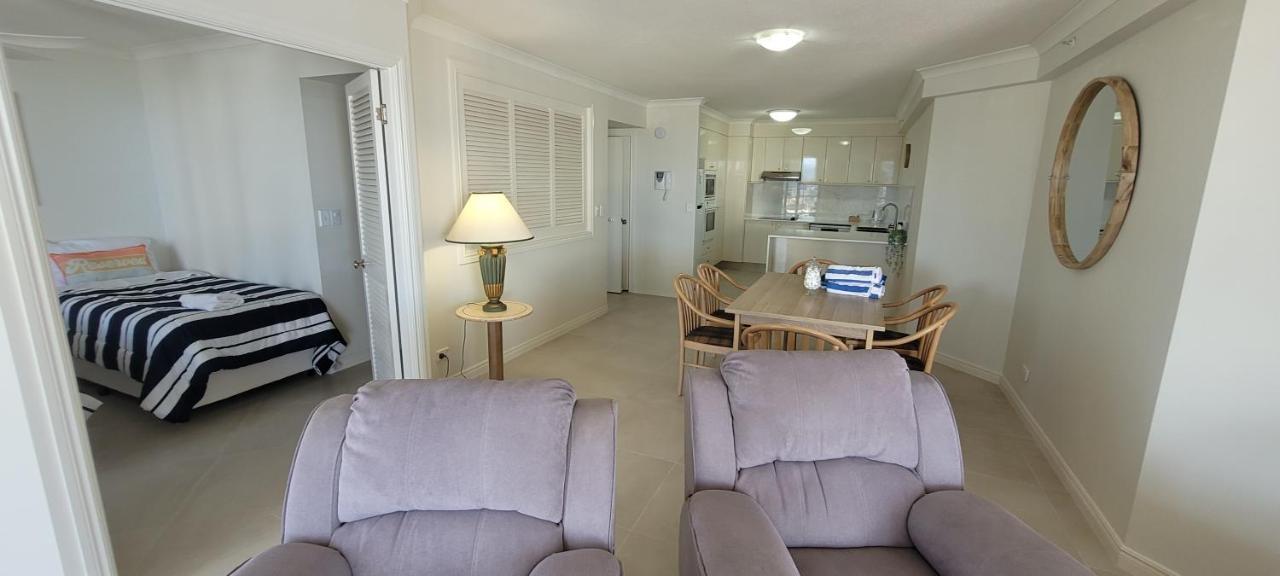 Apr Private Suites Moroccan By The Beach Gold Coast Bagian luar foto