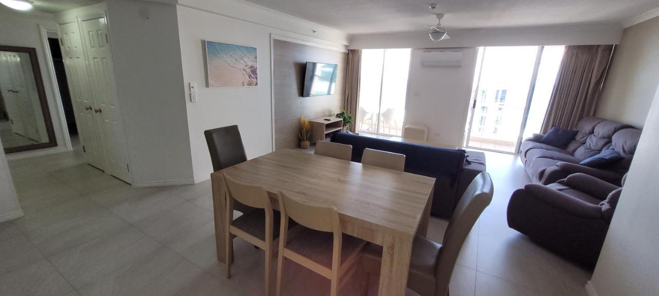 Apr Private Suites Moroccan By The Beach Gold Coast Bagian luar foto