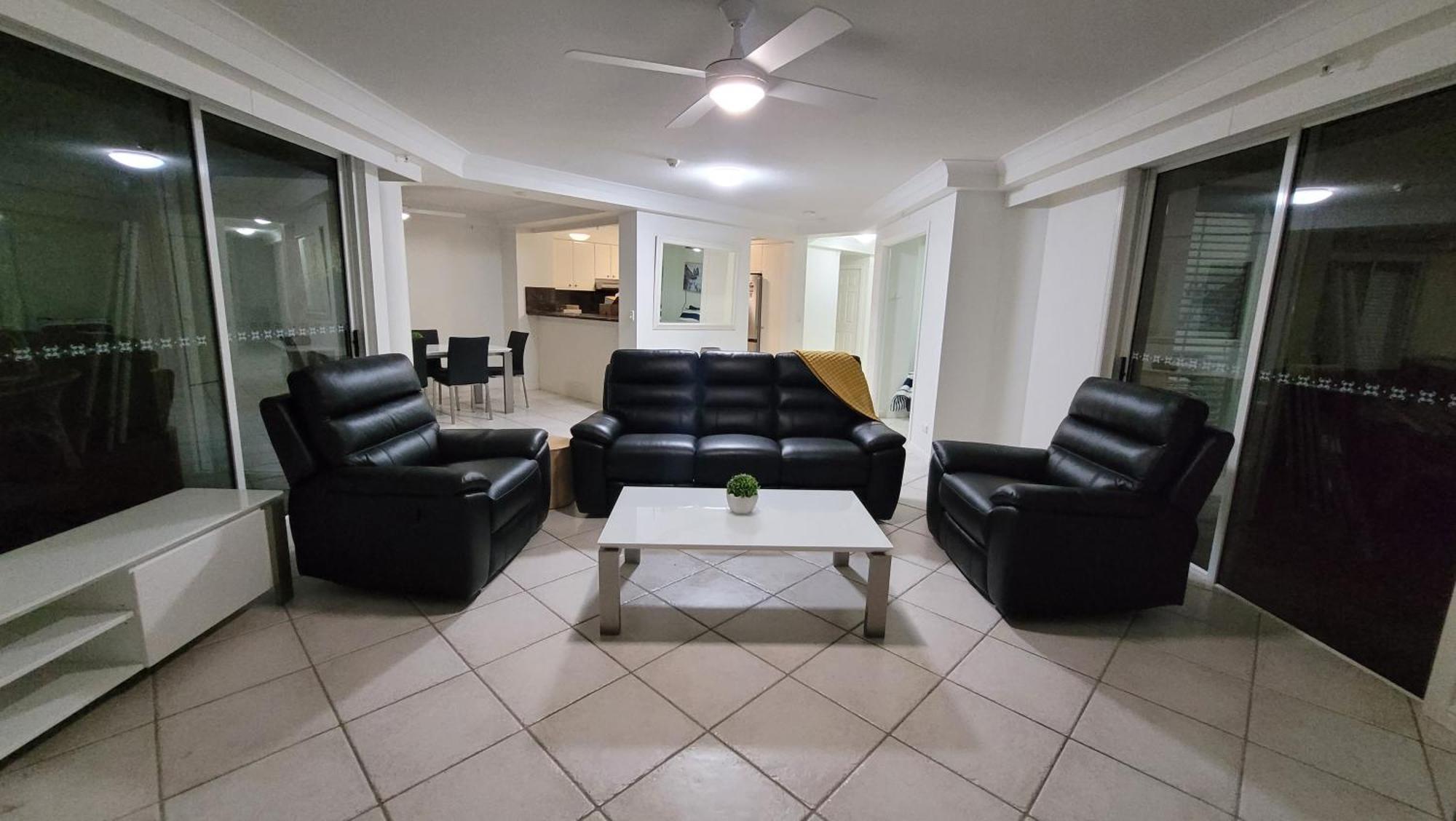 Apr Private Suites Moroccan By The Beach Gold Coast Bagian luar foto