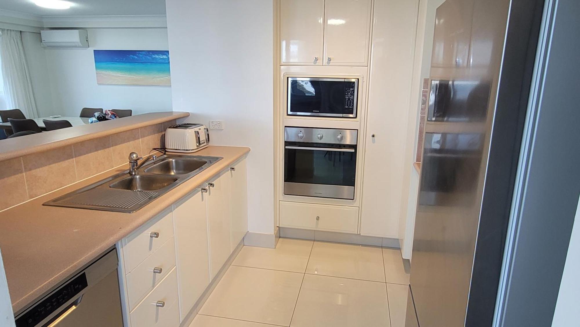 Apr Private Suites Moroccan By The Beach Gold Coast Bagian luar foto
