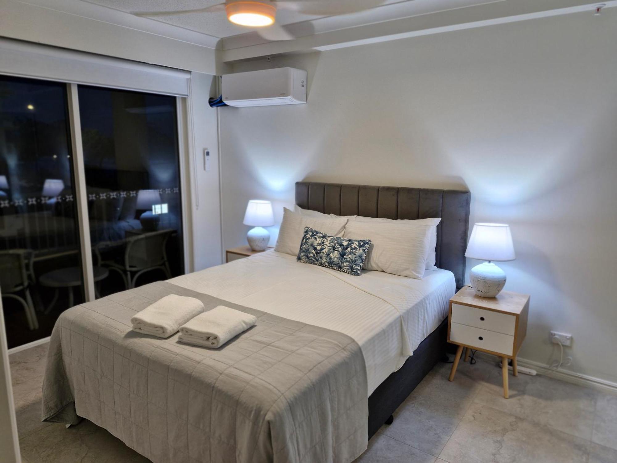 Apr Private Suites Moroccan By The Beach Gold Coast Bagian luar foto