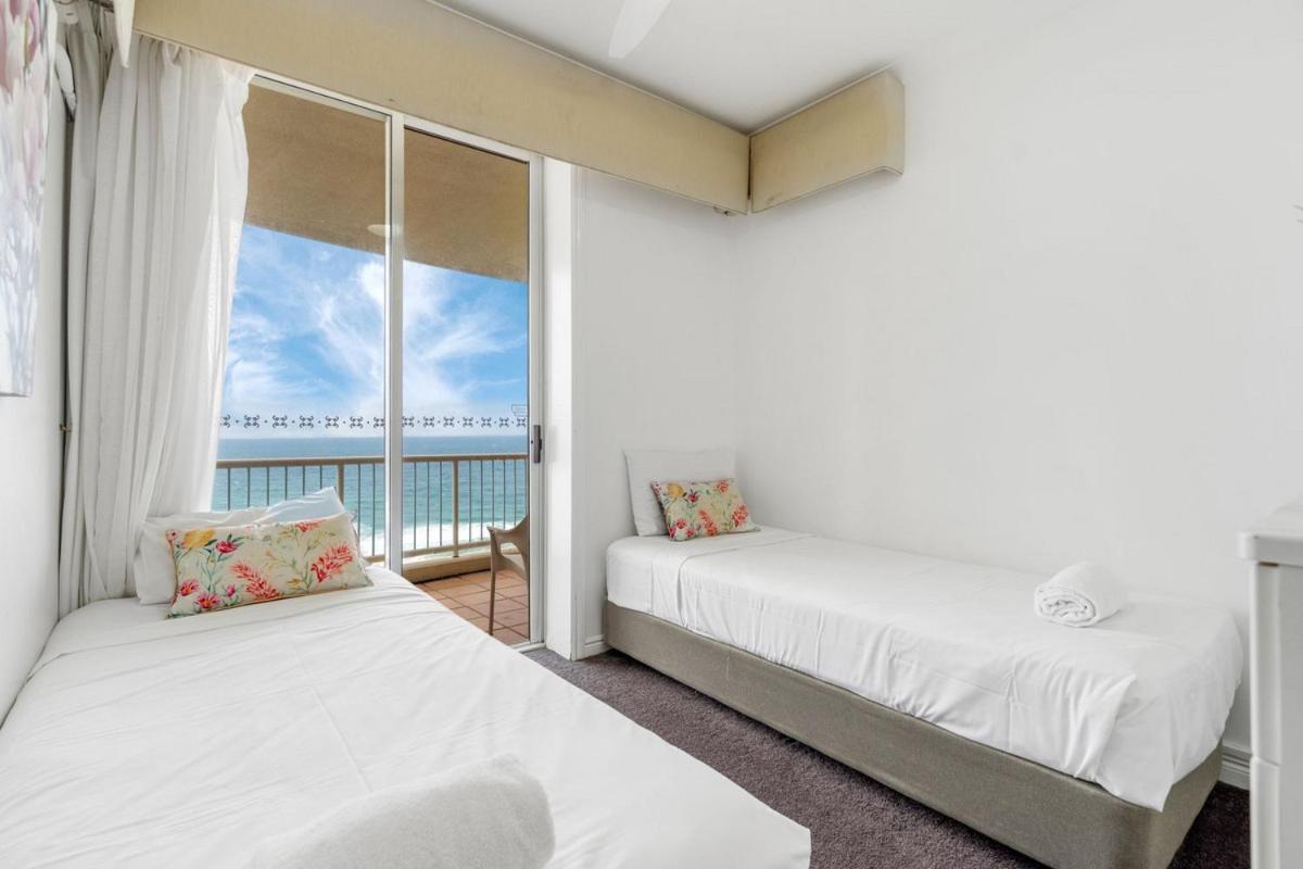 Apr Private Suites Moroccan By The Beach Gold Coast Bagian luar foto