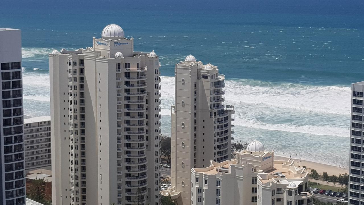 Apr Private Suites Moroccan By The Beach Gold Coast Bagian luar foto